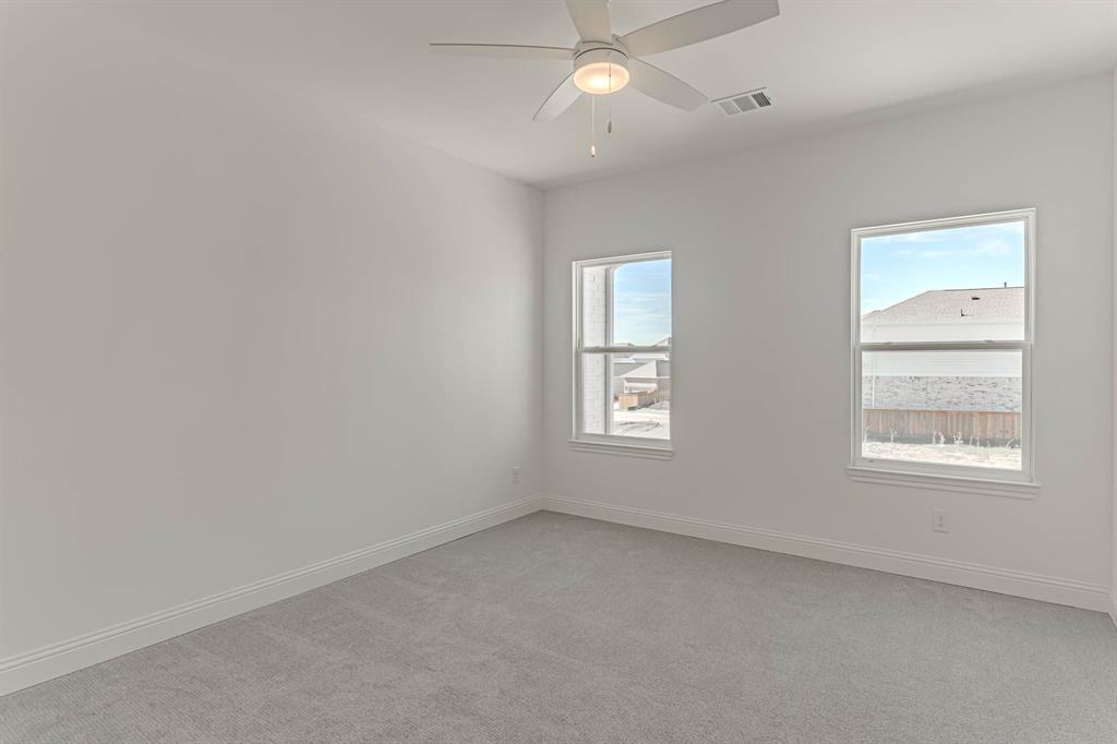 2136 Village Walk Place Property Photo 9