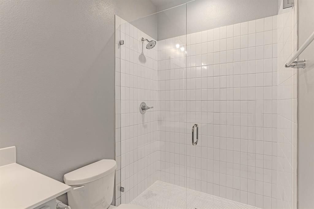 2136 Village Walk Place Property Photo 10