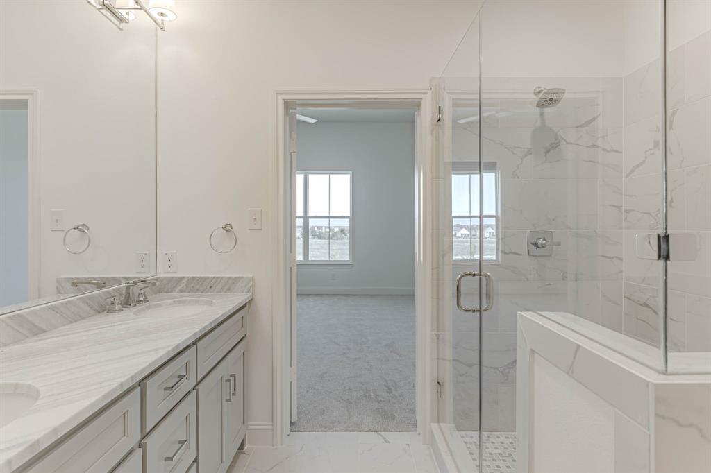 2136 Village Walk Place Property Photo 19