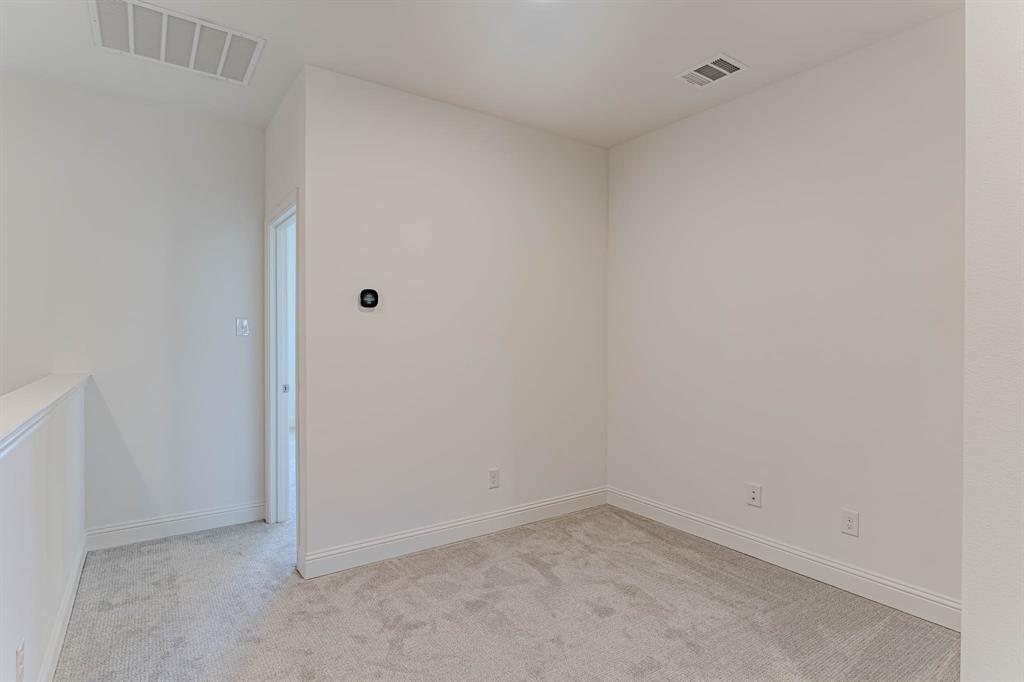 2136 Village Walk Place Property Photo 27