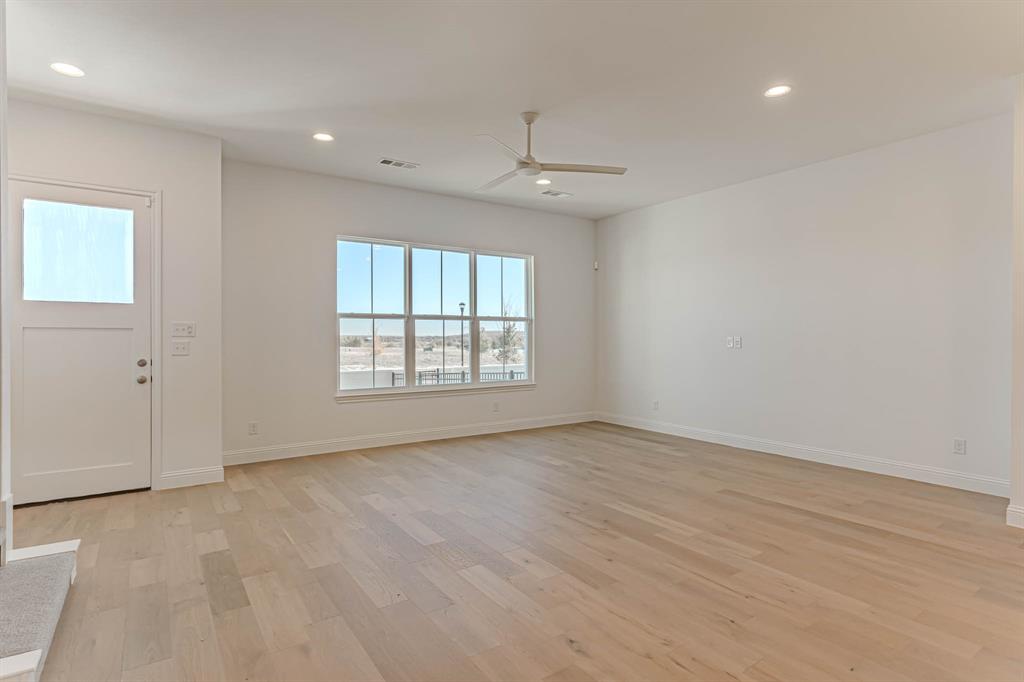 2136 Village Walk Place Property Photo 34