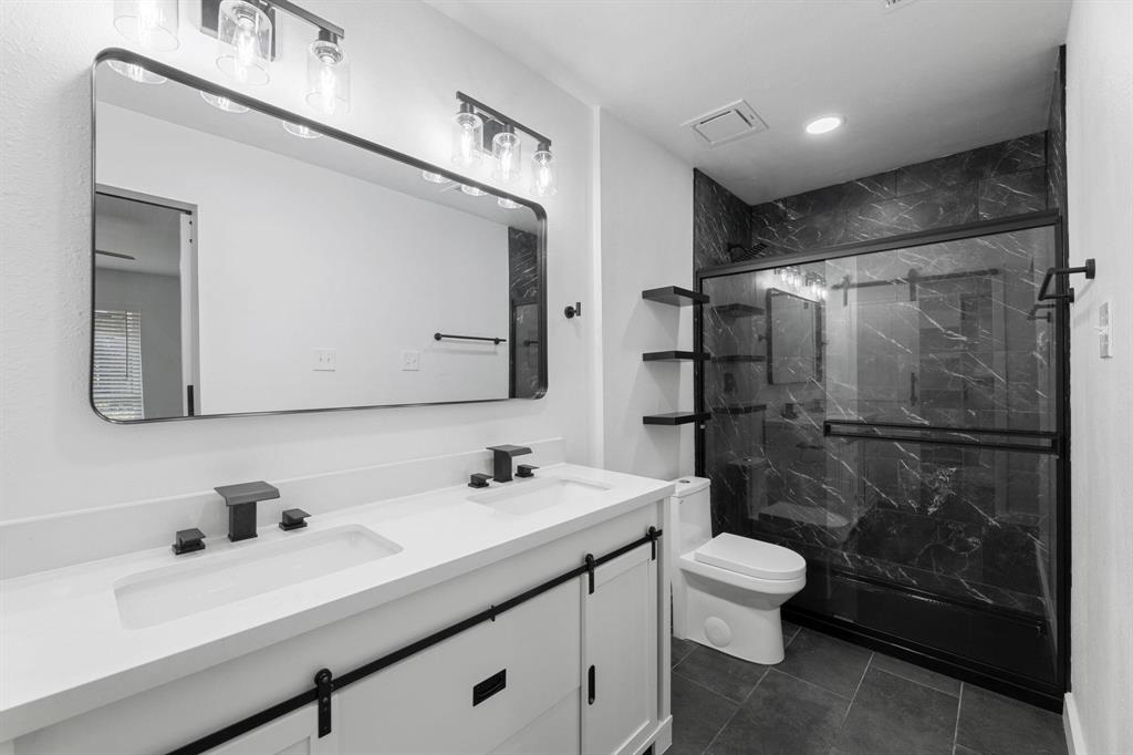 2506 Holt Road Property Photo 17