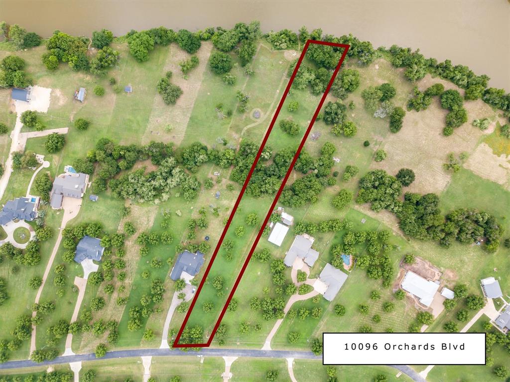 10096 Orchards Boulevard Property Photo 3