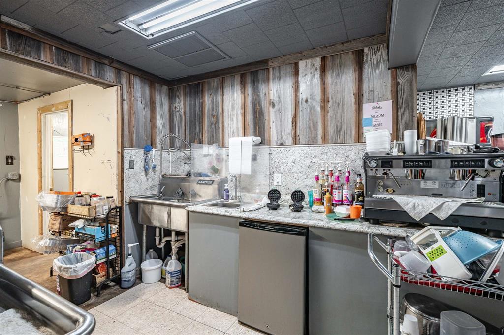 2132 Us Highway 277 Property Photo 8