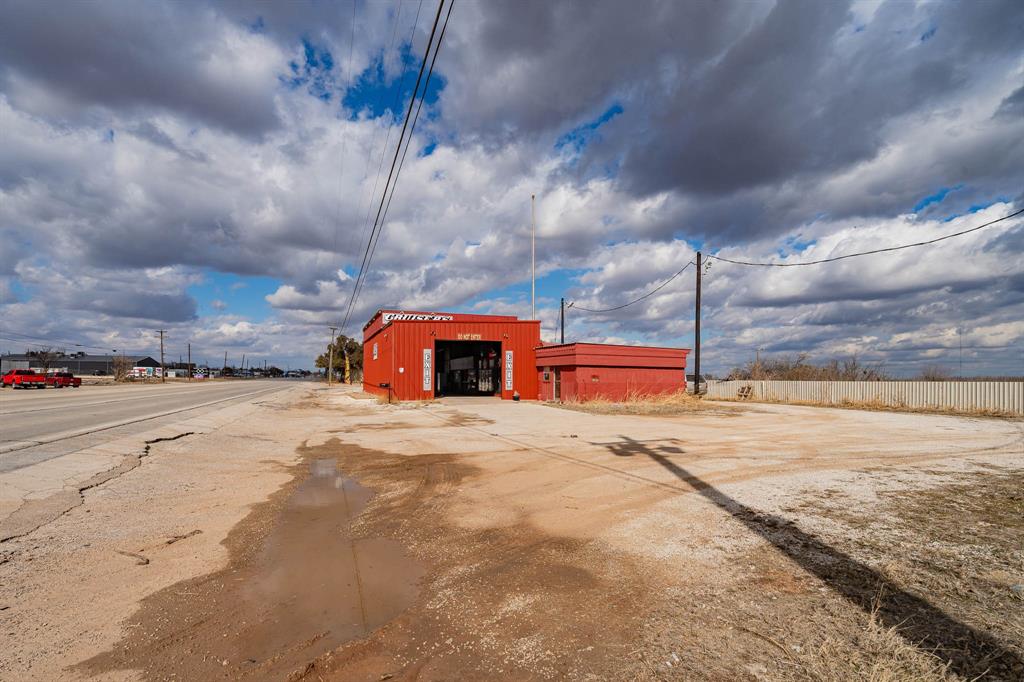 2132 Us Highway 277 Property Photo 17