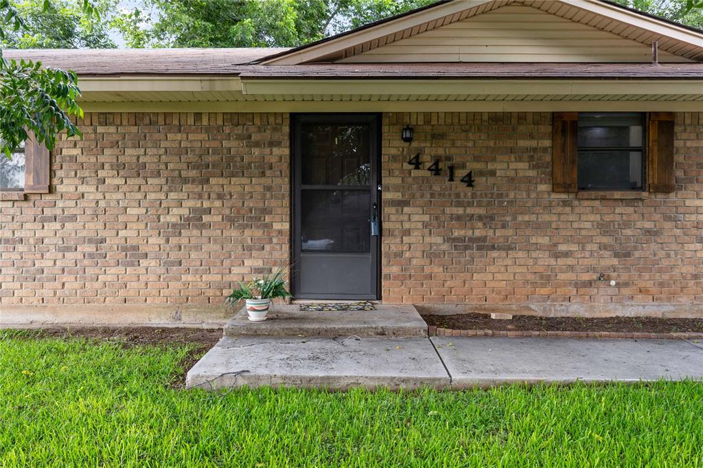 4414 Mimosa Drive Property Photo 3