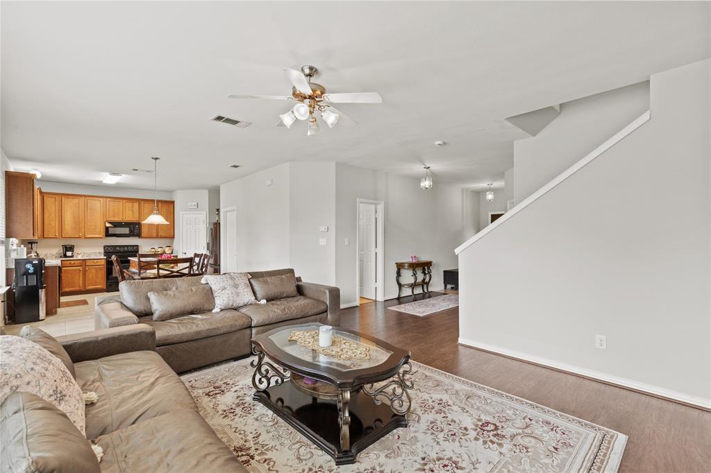 503 Creekside Drive Property Photo 8