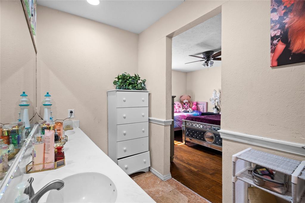 3005 Woodlark Drive Property Photo 12