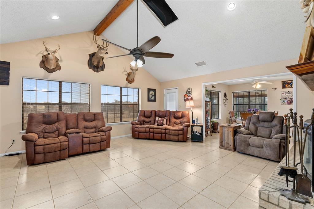 9500 Highway 377 Property Photo 4