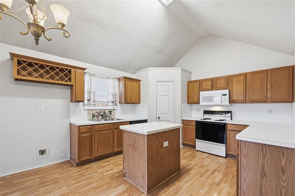 3095 Wildflower Way Property Photo 4