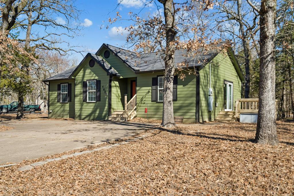 1408 Riverside Drive Property Photo 1
