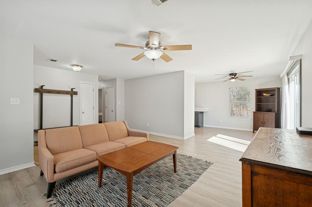 1408 Riverside Drive Property Photo 3