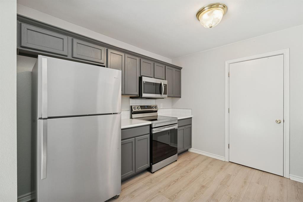 1408 Riverside Drive Property Photo 8