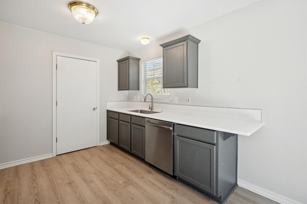 1408 Riverside Drive Property Photo 9