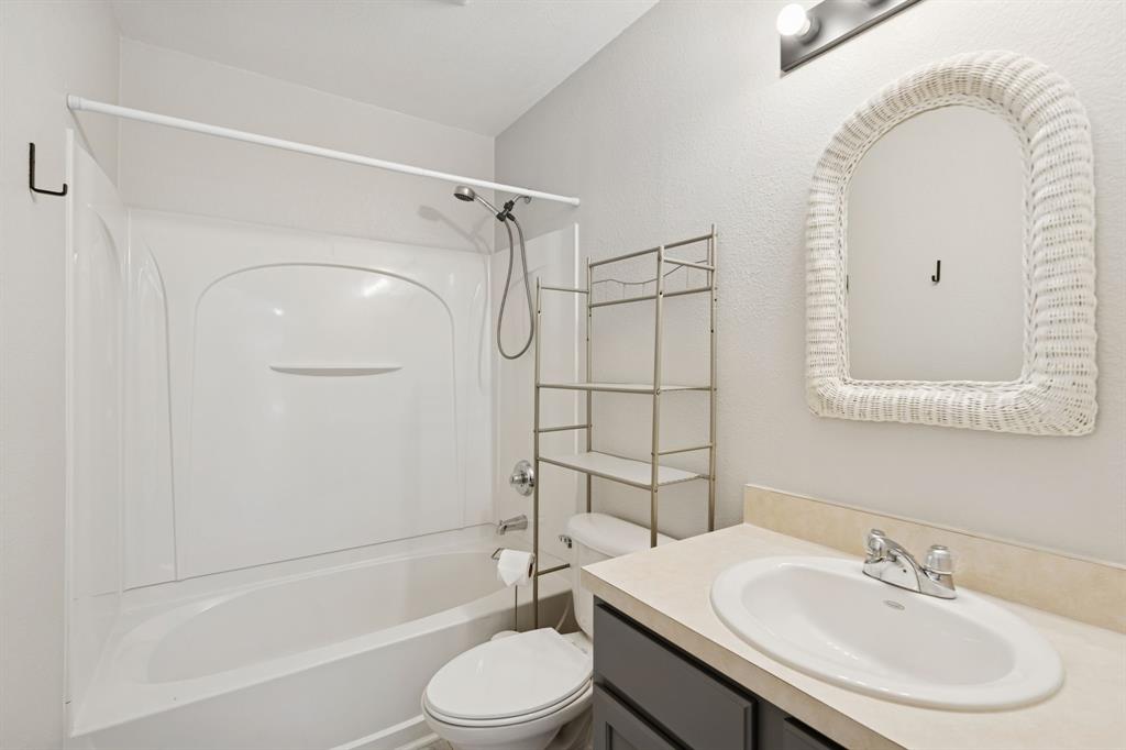 1408 Riverside Drive Property Photo 20