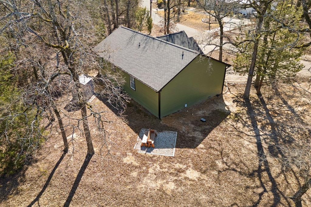 1408 Riverside Drive Property Photo 28