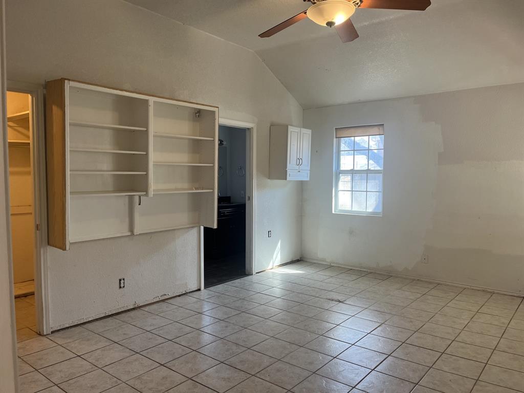 3908 Lakecliff Drive Property Photo 8