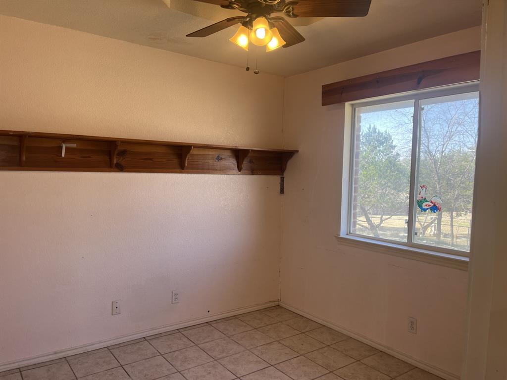3908 Lakecliff Drive Property Photo 13