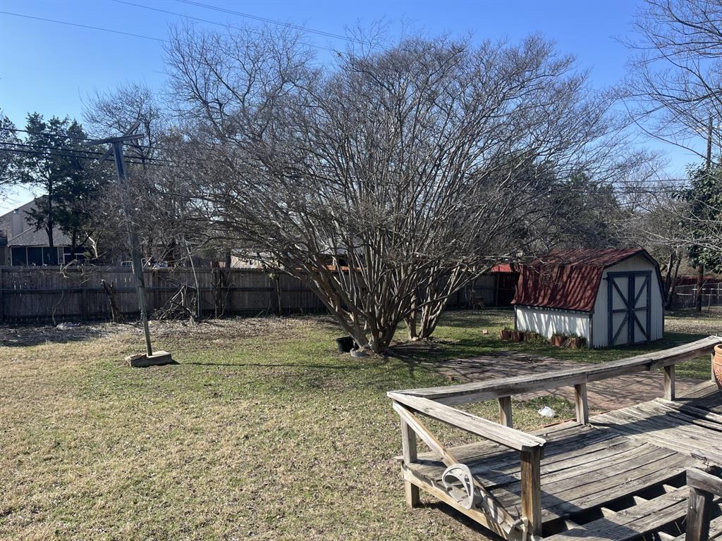 3908 Lakecliff Drive Property Photo 21