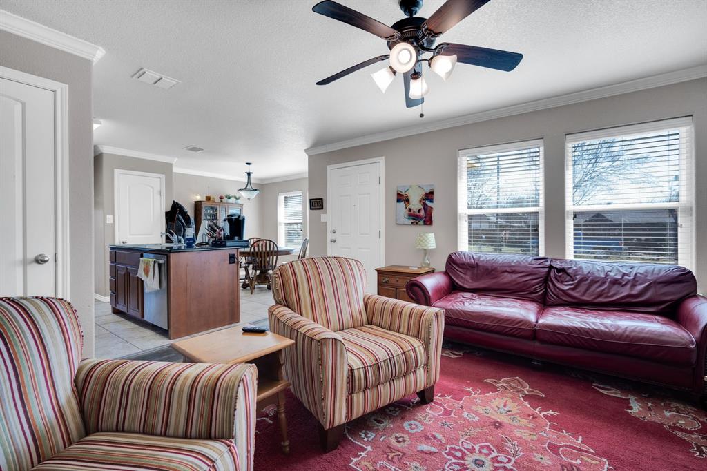 106 W Adair Street Property Photo 3