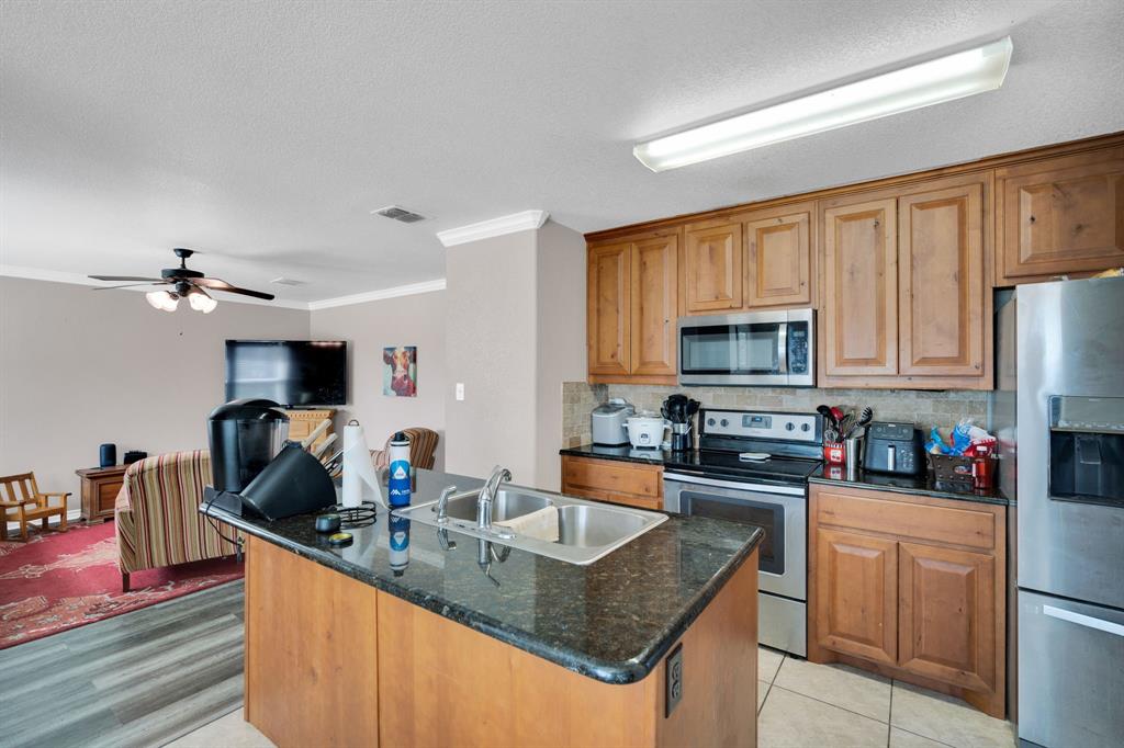 106 W Adair Street Property Photo 5