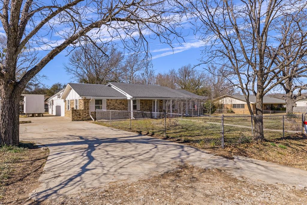 1729 Elliot Drive Property Photo 2