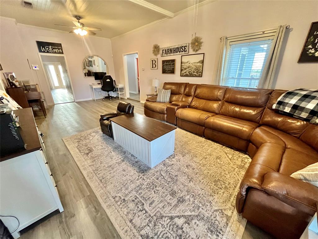 522 E Standifer Street Property Photo 5