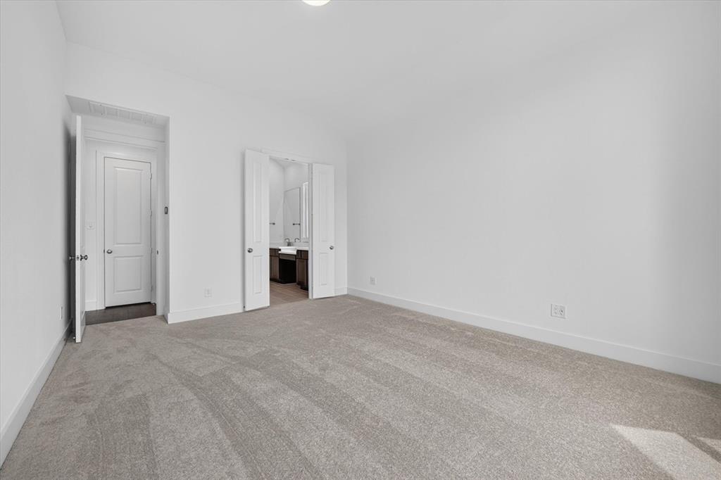 7828 Pondview Lane Property Photo 11