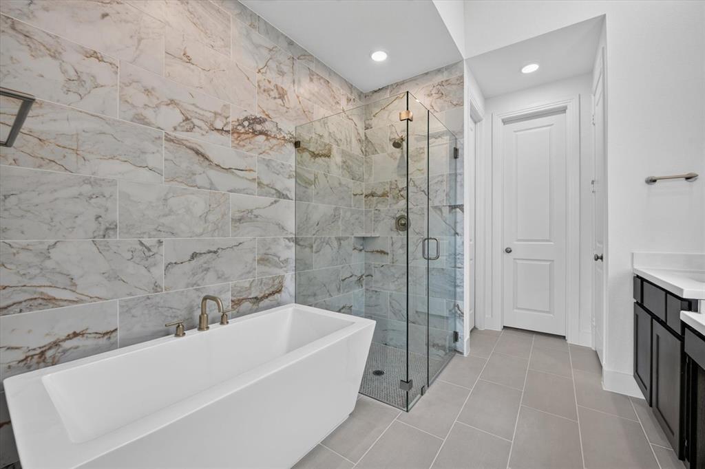 7828 Pondview Lane Property Photo 14
