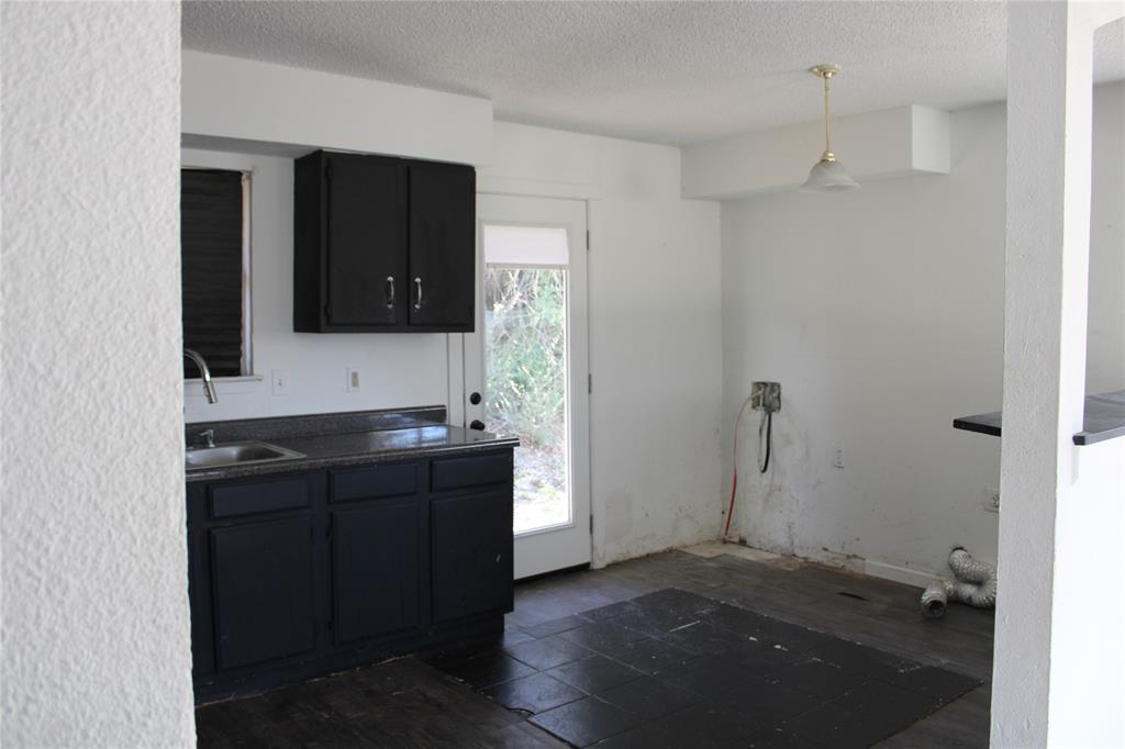 525 W Hickory Street Property Photo 4