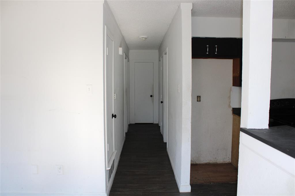 525 W Hickory Street Property Photo 6