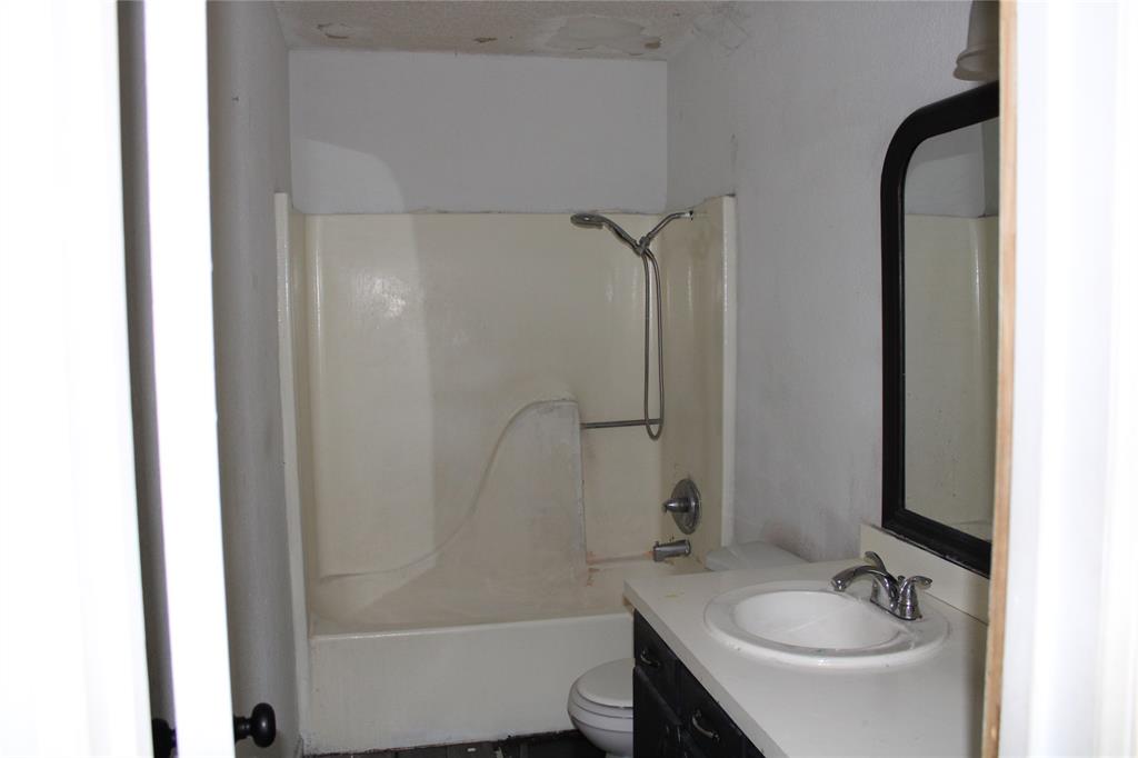 525 W Hickory Street Property Photo 7