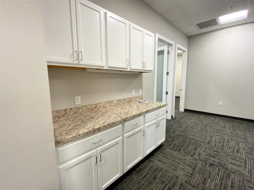 320 S Oak Street 212 Property Photo 10