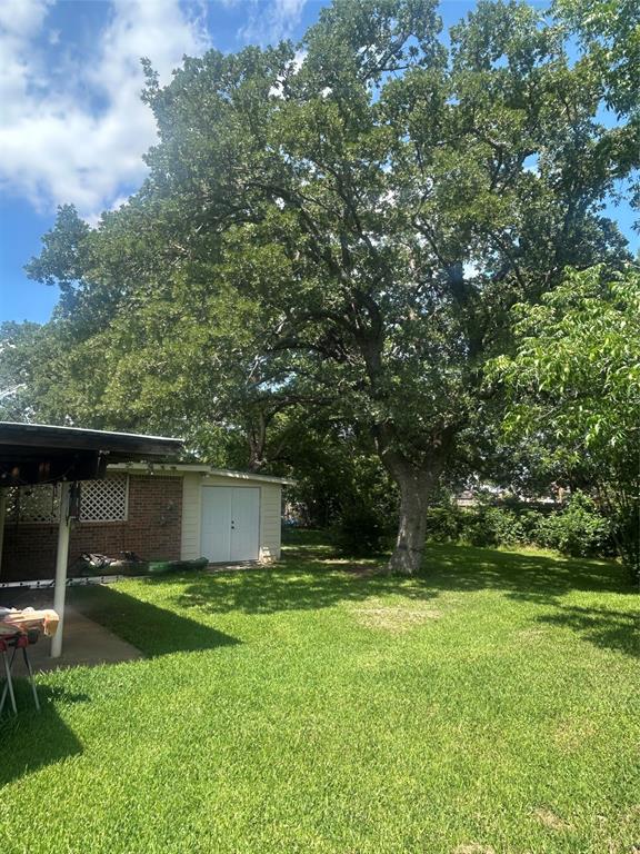 1103 Rolling Hills Drive Property Photo 4
