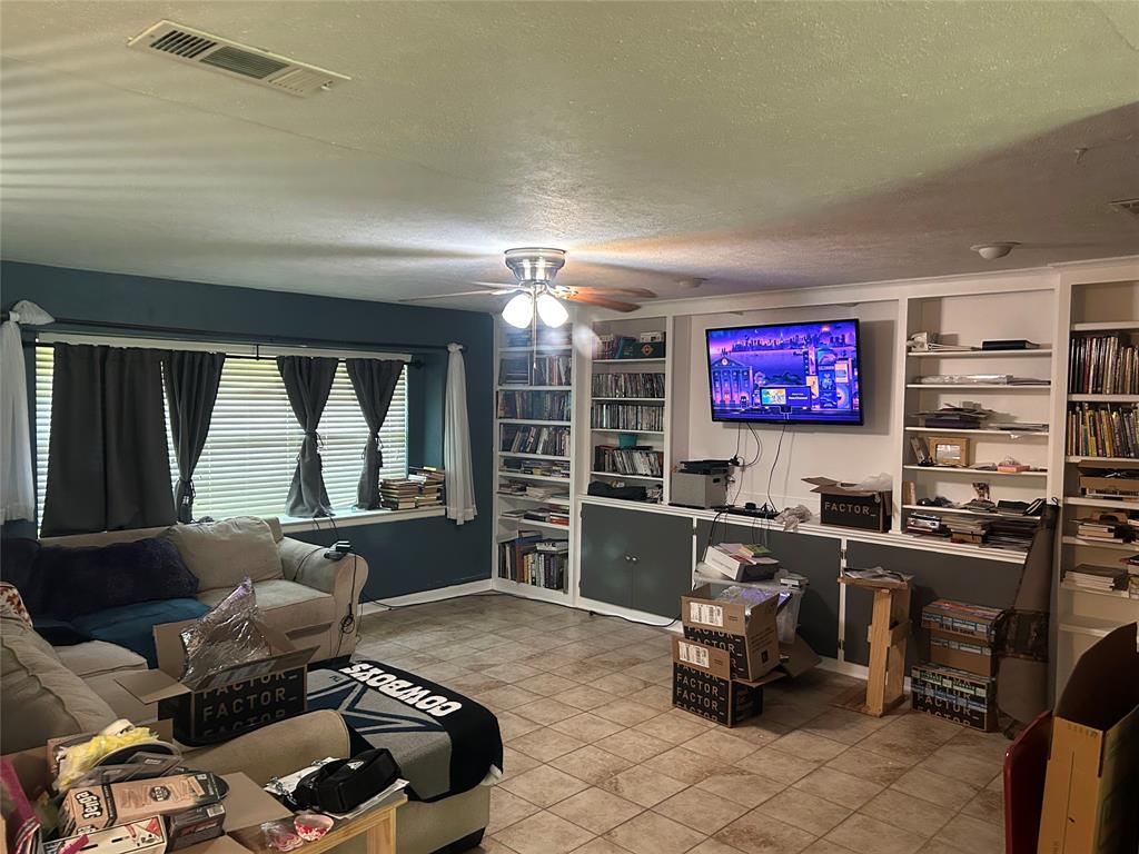 1103 Rolling Hills Drive Property Photo 17