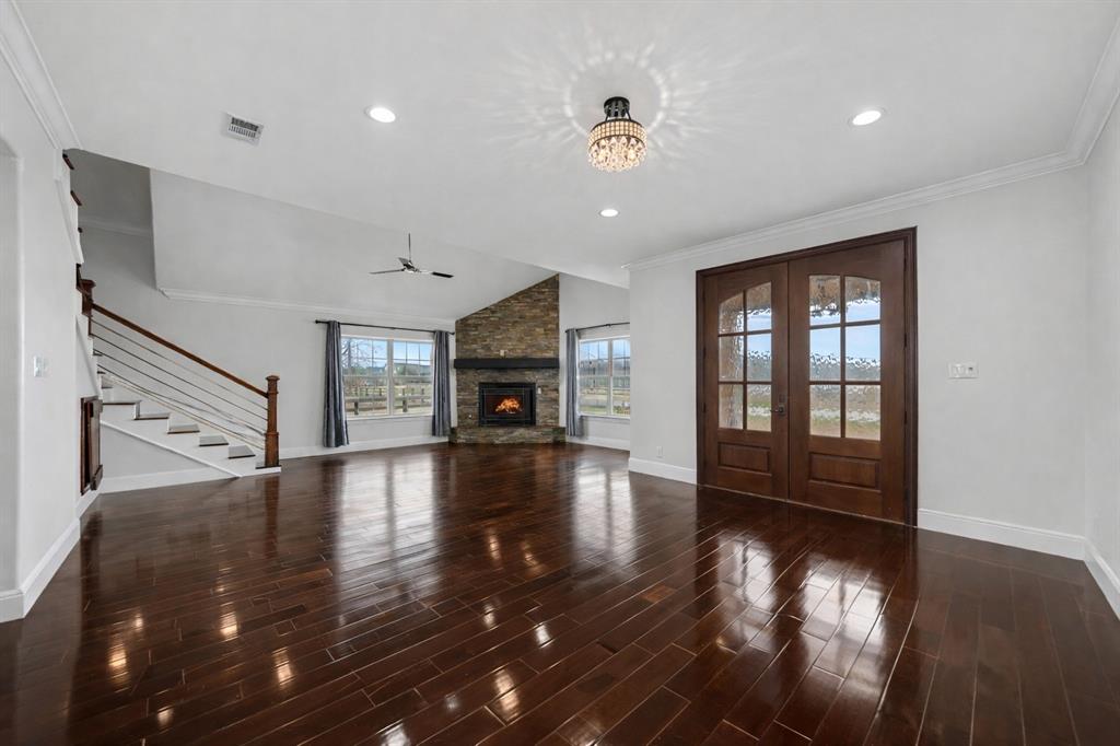 661 Majors Drive Property Photo 4