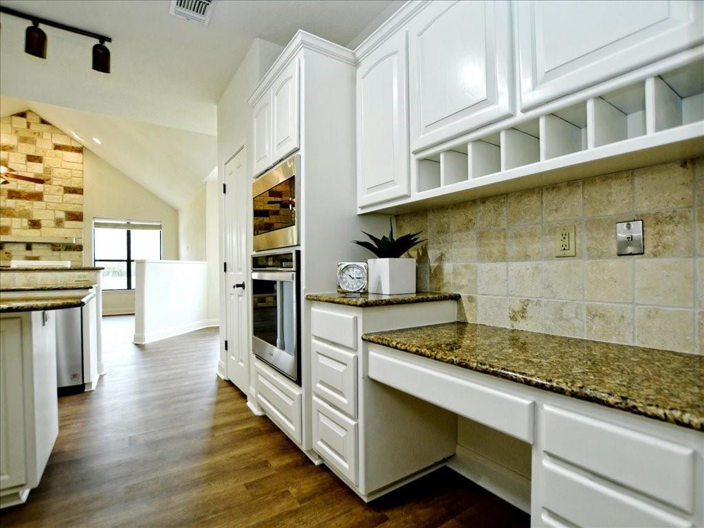 505 Vista View Trail Property Photo 17