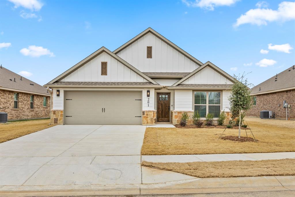 1401 Oak Valley Property Photo 1
