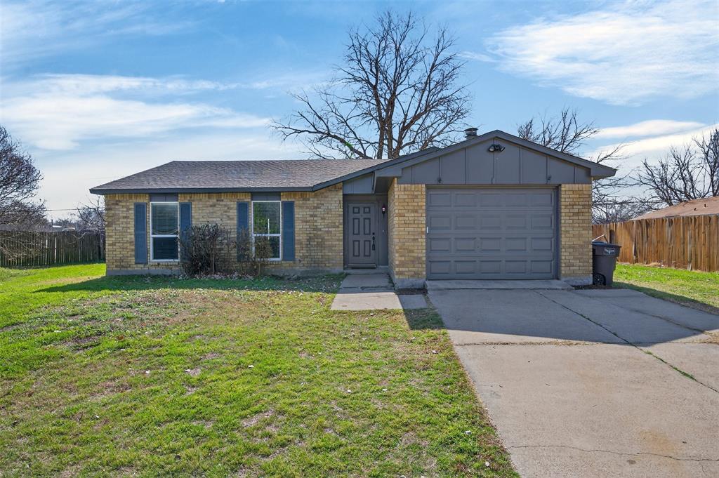 2308 Foxglen Court Property Photo 1