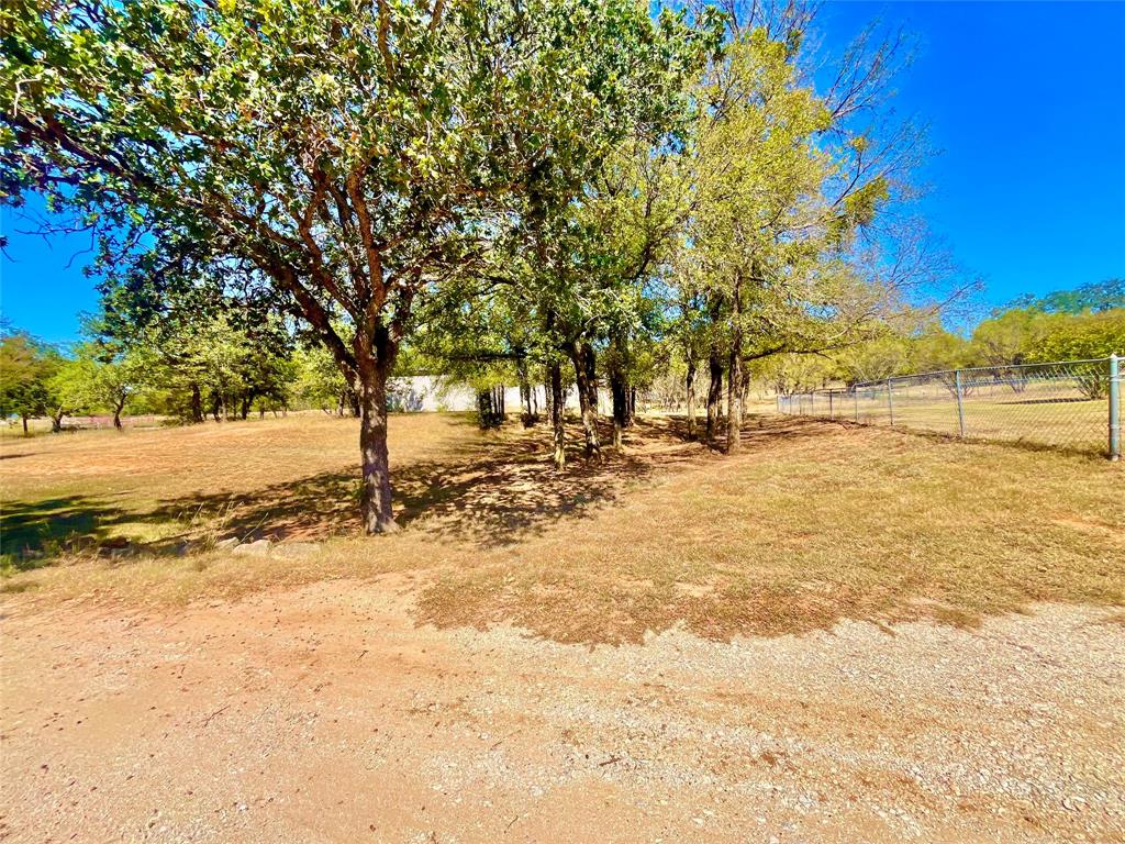 1340 N Us Hwy 281 Property Photo 3