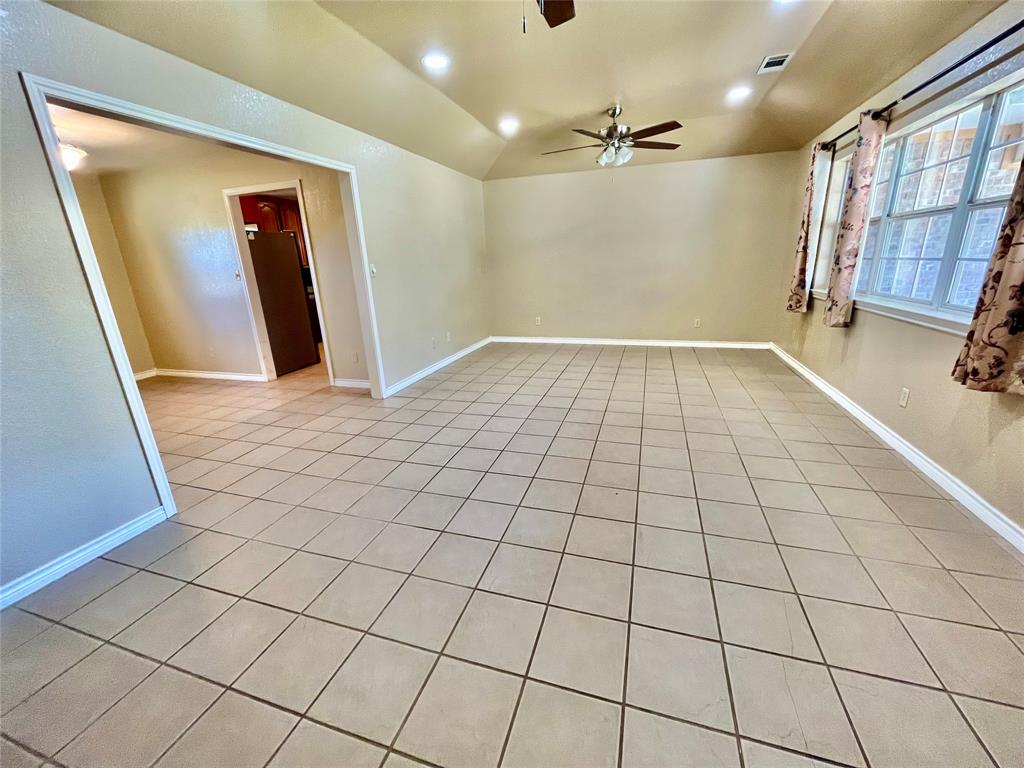1340 N Us Hwy 281 Property Photo 14