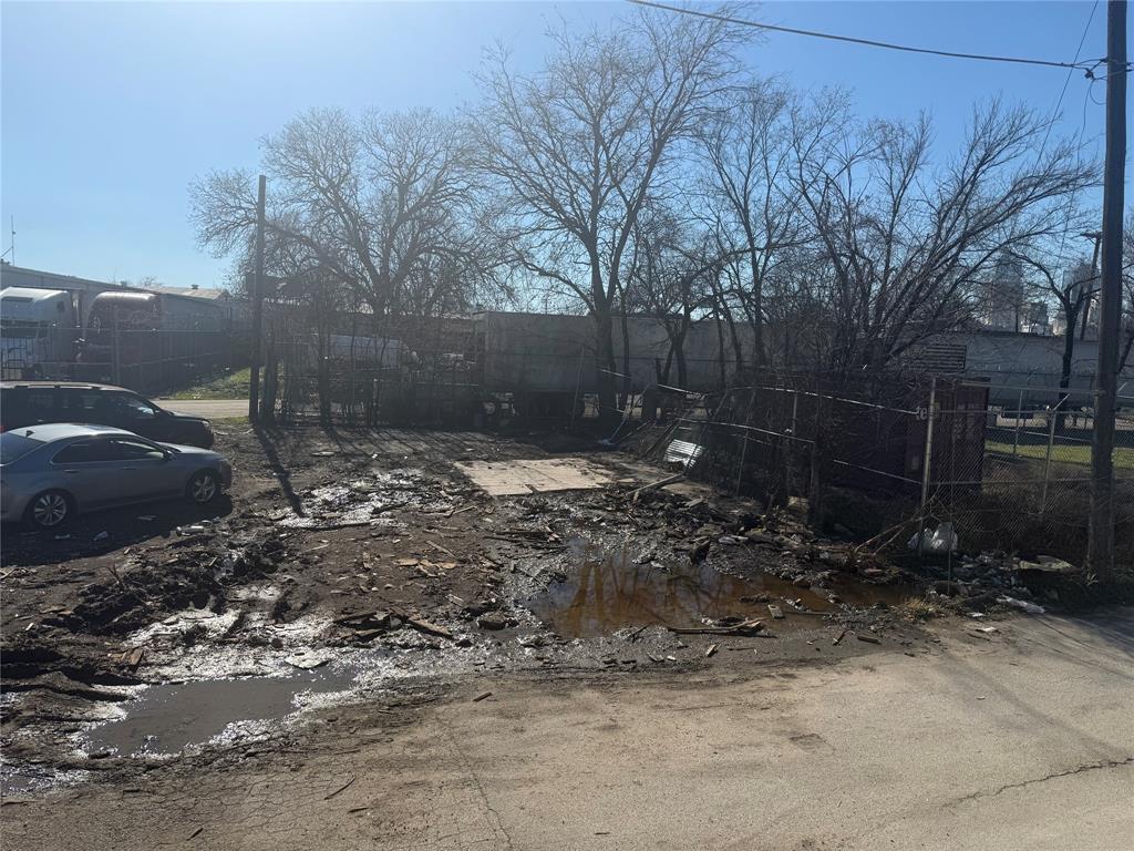 1807 S Malcolm X Boulevard Property Photo 3