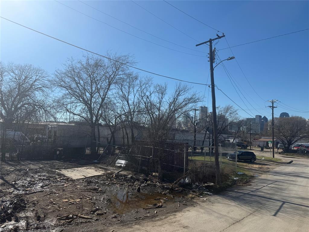 1807 S Malcolm X Boulevard Property Photo 5