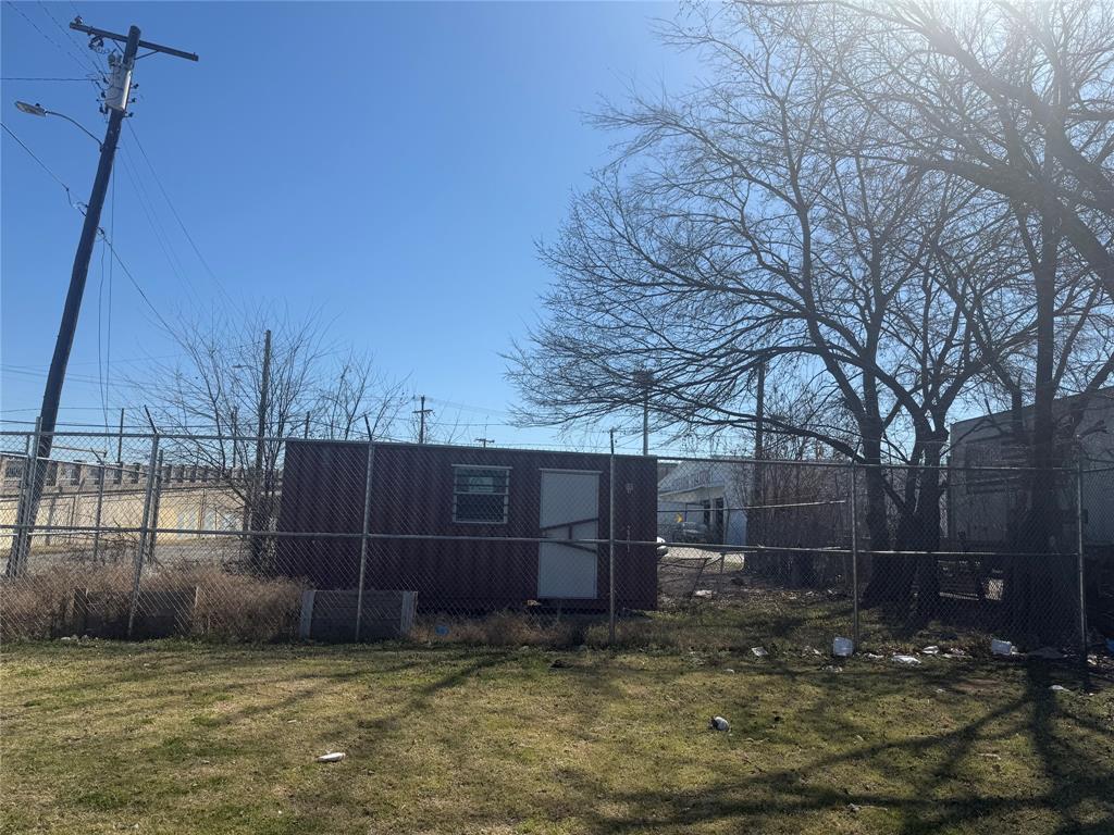 1807 S Malcolm X Boulevard Property Photo 9