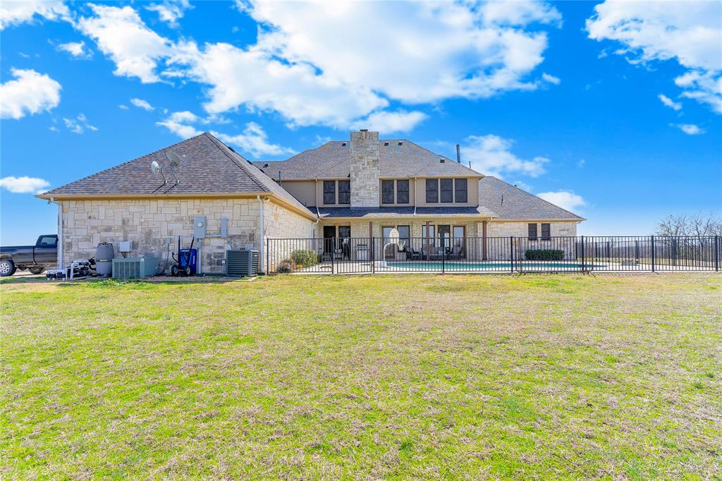4520 S Nolan River Road Property Photo 3