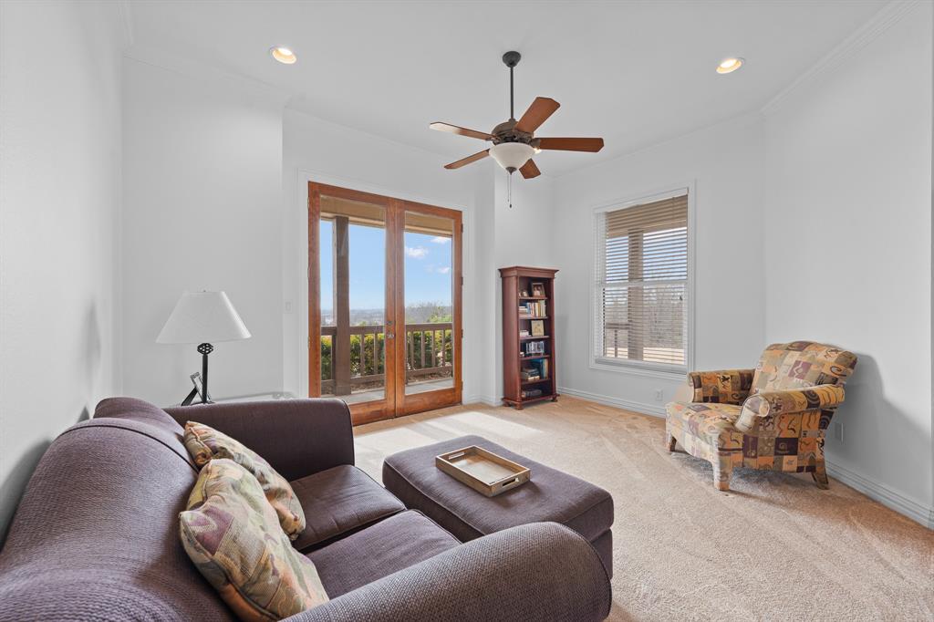 4520 S Nolan River Road Property Photo 15