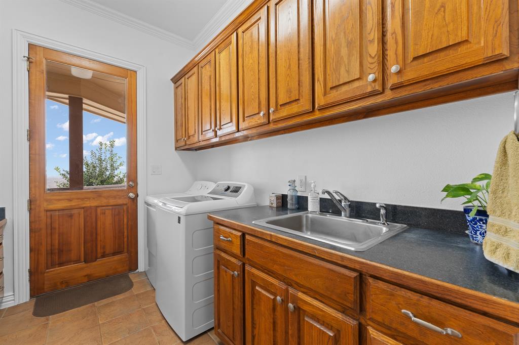 4520 S Nolan River Road Property Photo 31