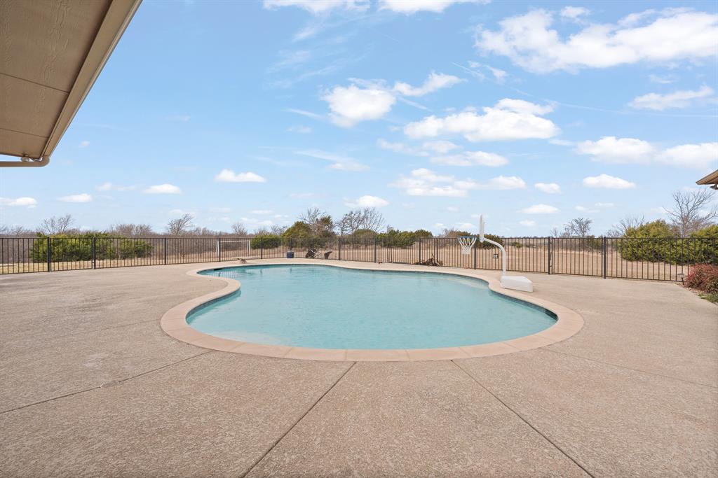 4520 S Nolan River Road Property Photo 39