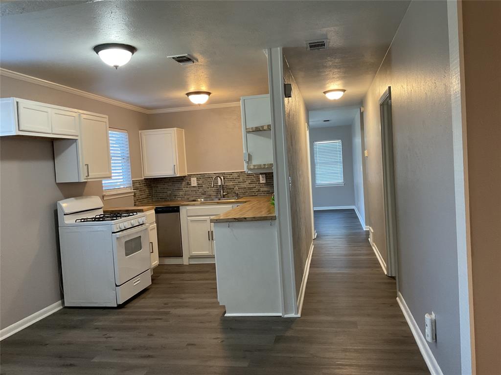 1405 W Ball Street Property Photo 9