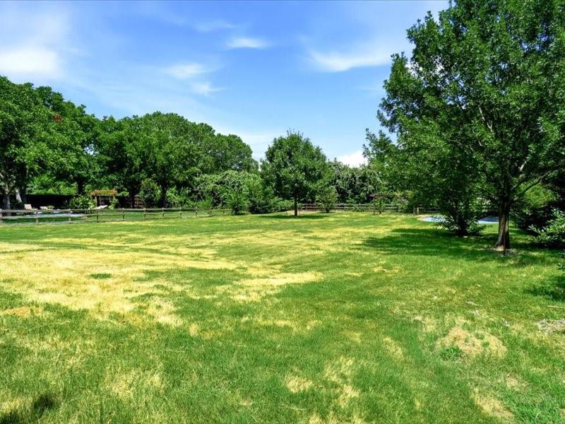6005 Hunter Lane Property Photo 1
